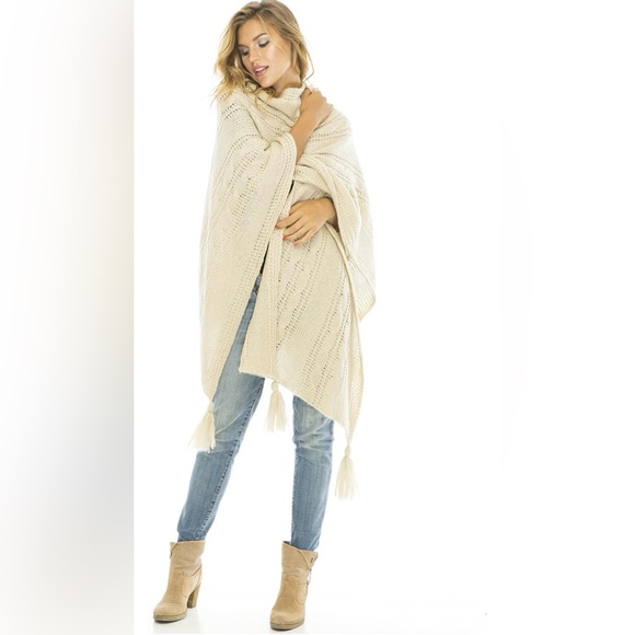 Womens Cable Knit Wrap Shawl Poncho Sweater Boho Long Soft Tassel Fringe Natural - Picture 2 of 4